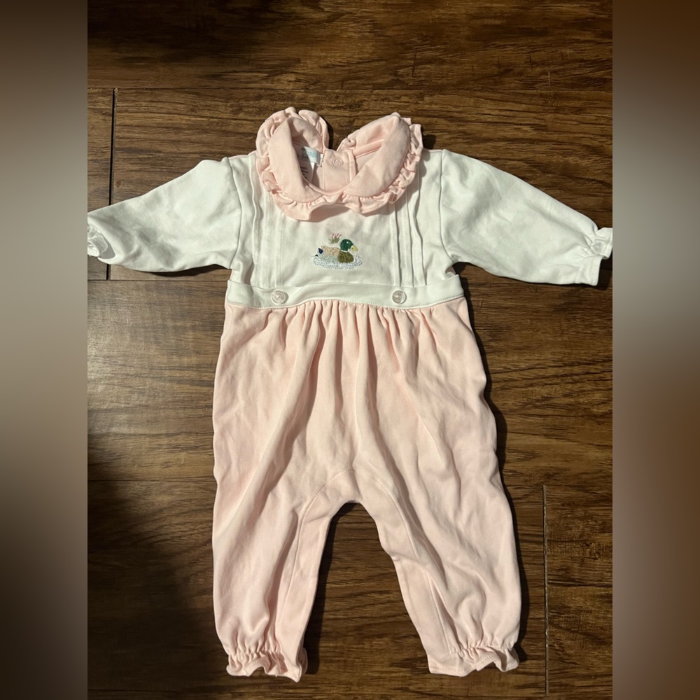 🩷5/$25 Soft Pink and White Infant Romper